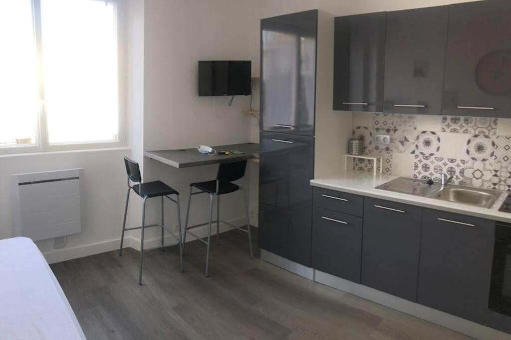 Yannadal/Studio Cosy Avec Vraie Cuisine A Recouvrance/ Proche Tram/Bus Et Proximite Avec L'Arsenal Apartment Brest Exterior foto